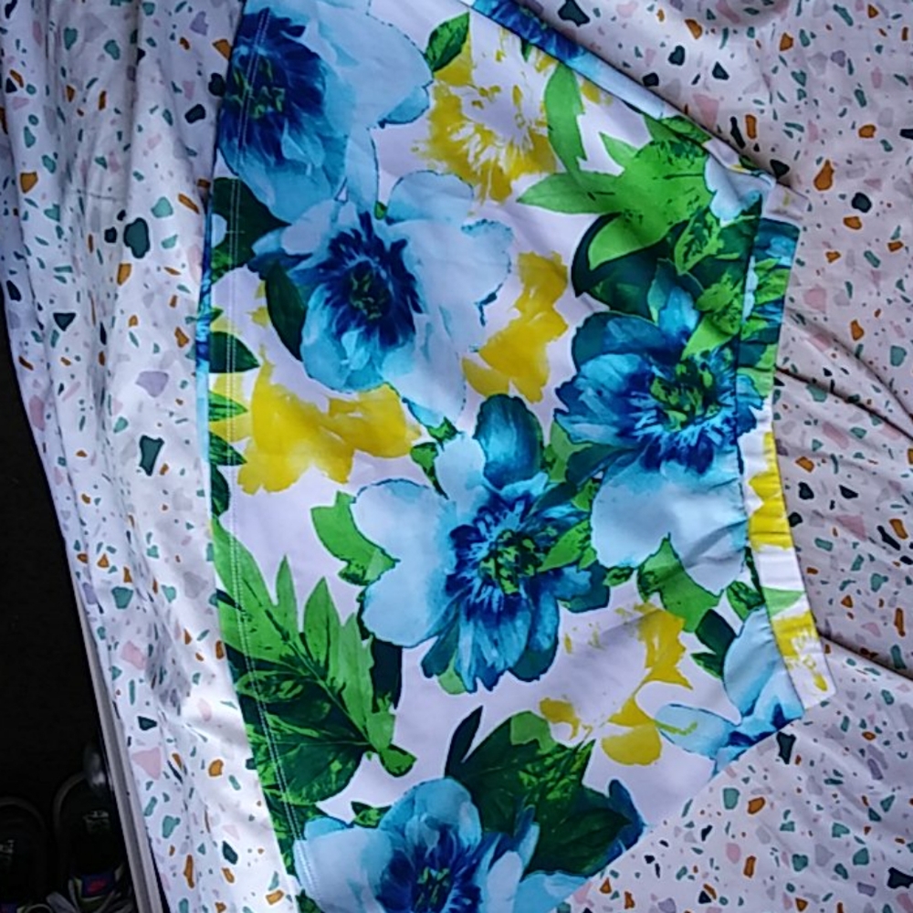 Two piece - Picture 2 of 3